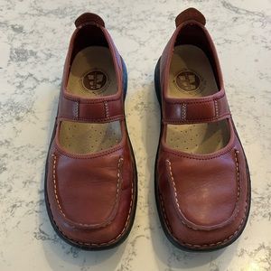 Merrill Red Bean Shoes